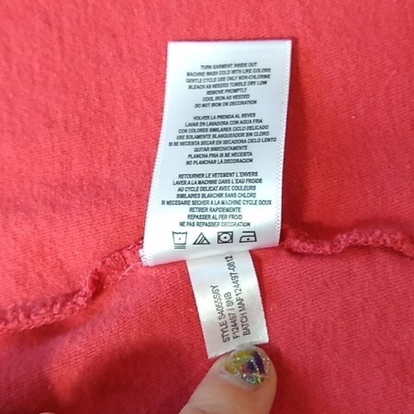 Marvel Spiderman SZ Juniors XL Red T Shirt Face City Background Spiderweb Comic - Picture 8 of 9